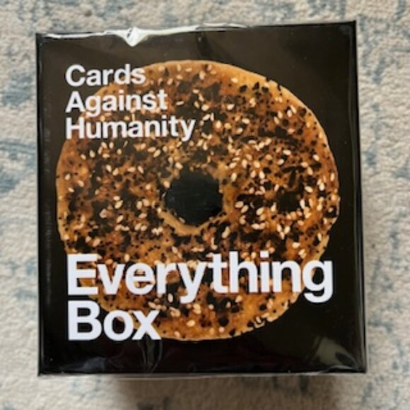 🧡New Cards Against Humanity Everything Box - Picture 2 of 8